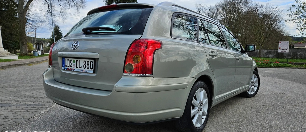Toyota Avensis cena 15999 przebieg: 195236, rok produkcji 2005 z Wysokie Mazowieckie małe 211